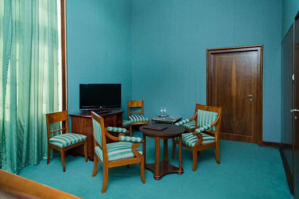 Zamek W Baranowie Sandomierskim Baranów Sandomierski Zimmer foto